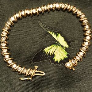 Diamond tennis bracelet 😍